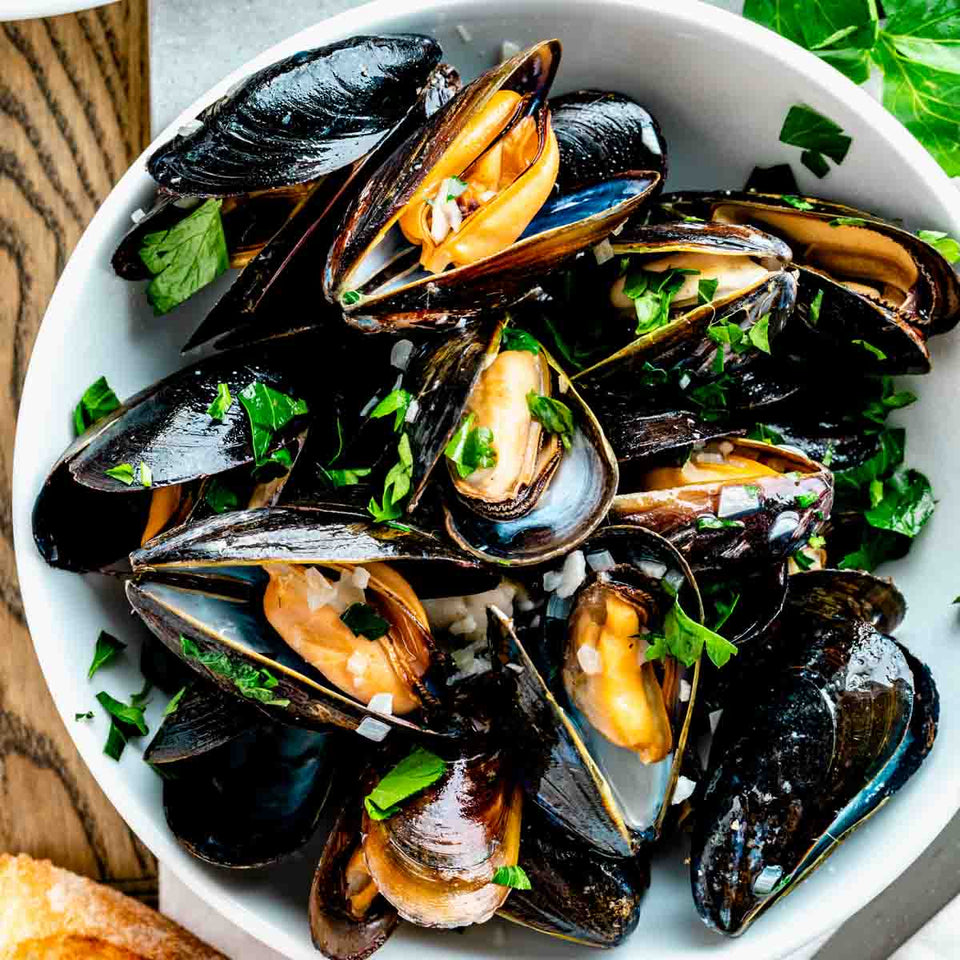 RTE Chilli & garlic mussels with saffron 🌶️